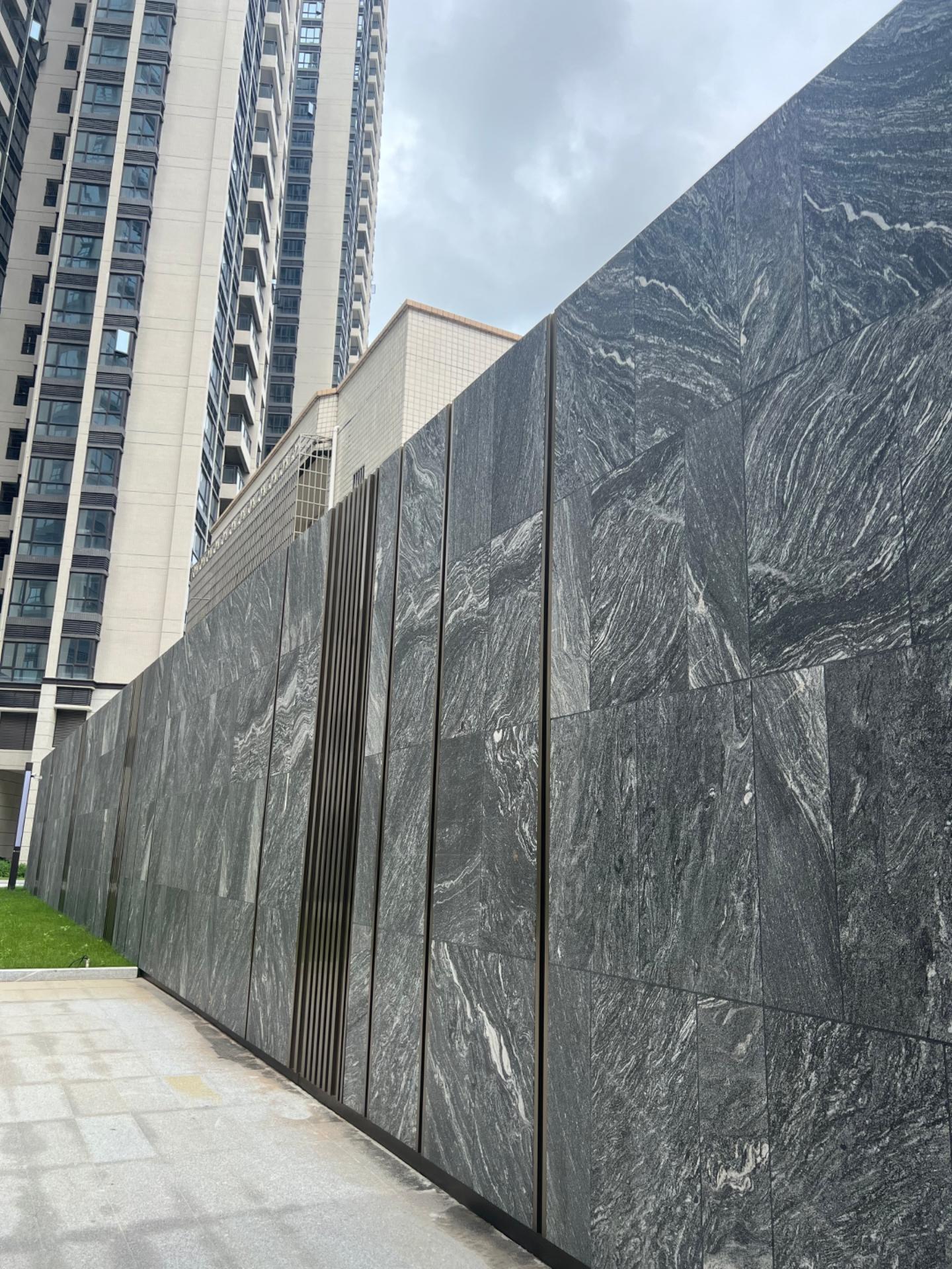 別墅高端石材應用：夜里雪花崗巖外墻干掛與樓梯臺階踏步石加工(圖4)